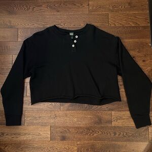 Wild Fable black cropped sweatshirt